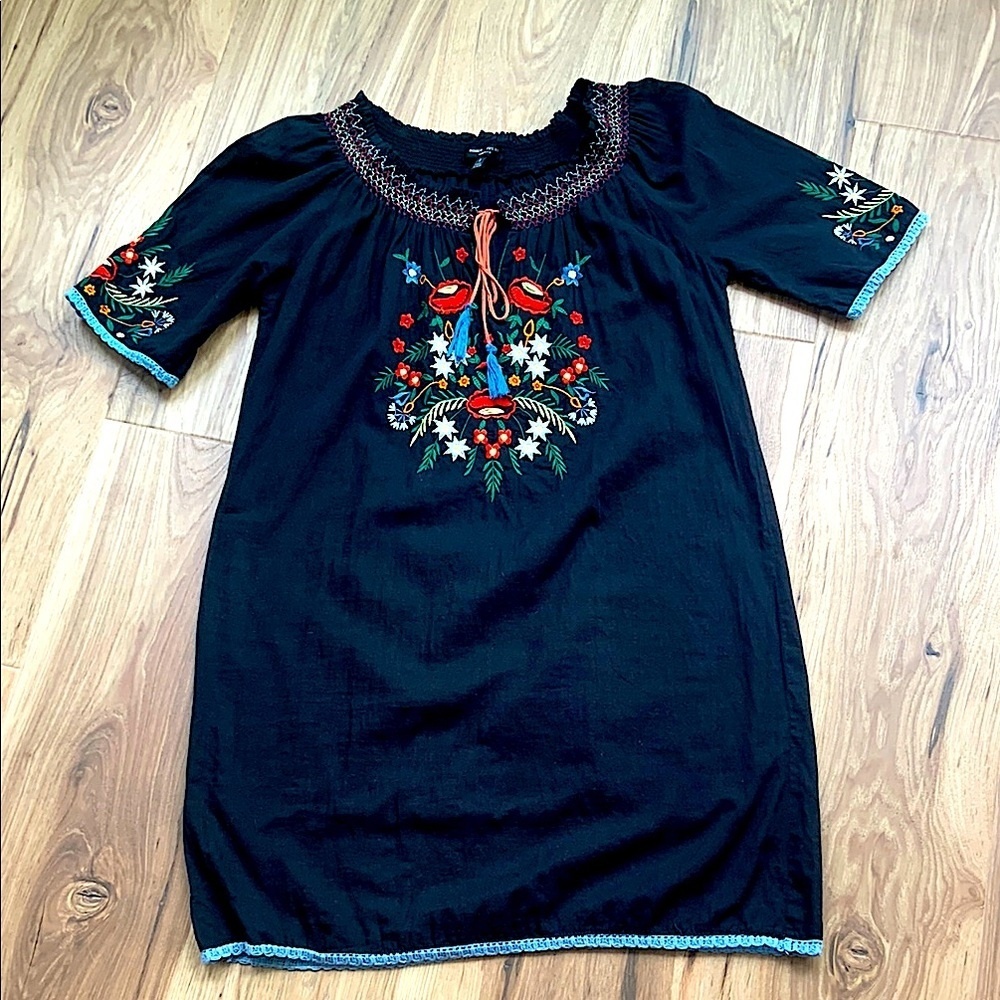Romeo & Juliet Couture Black‎ Dress with Colorful Embroidery Size Small